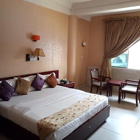Crocodile Hotels And Restaurant Limited Kaduna Kültér fotó